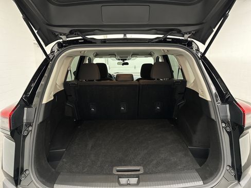 Used 2023 Nissan Rogue S AWD/4WD image 12