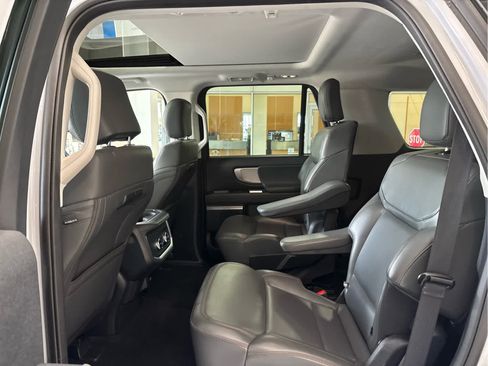Used 2025 Ford Expedition Active AWD/4WD image 35
