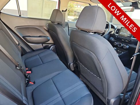 Used 2025 Hyundai Venue SEL FWD image 16