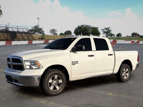 Used 2022 RAM 1500 Classic SLT RWD image 5