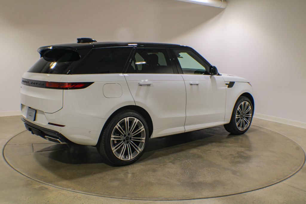New 2026 Land Rover Range Rover Sport Dynamic SE AWD/4WD image 6