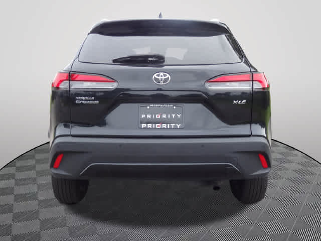 Certified 2025 Toyota Corolla Cross XLE FWD image 3