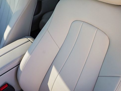 New 2026 Mercedes-Benz GLB 250 image 25