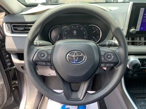 Used 2024 Toyota RAV4 LE AWD/4WD image 26