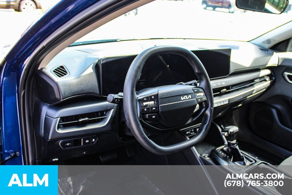 Used 2025 Kia K4 FWD image 31