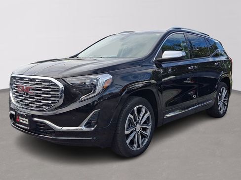 Used 2020 GMC Terrain Denali w/ Denali Premium Package AWD/4WD image 3