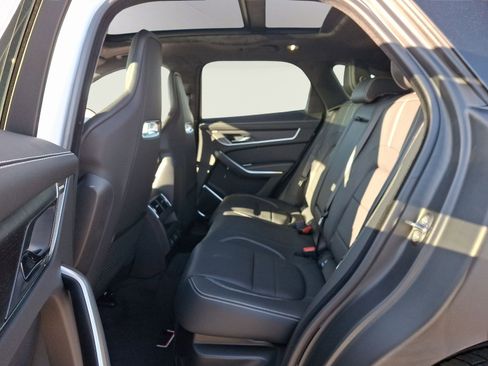 New 2026 Jaguar F-PACE R-Dynamic S image 8