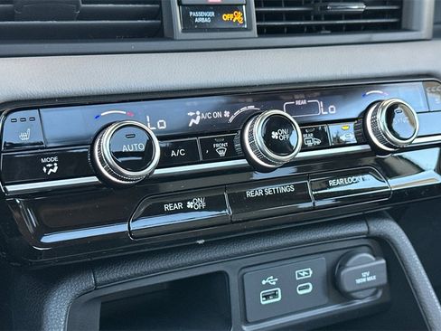 New 2025 Honda Pilot Touring image 23