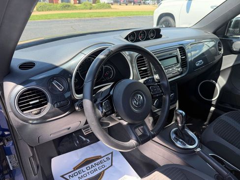 Used 2014 Volkswagen Beetle R-Line FWD image 17