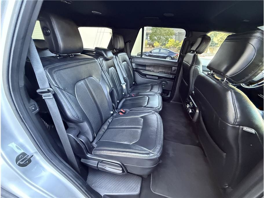 Used 2019 Ford Expedition Limited RWD image 18