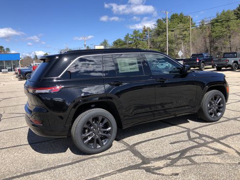 New 2026 Jeep Grand Cherokee Limited AWD/4WD image 3