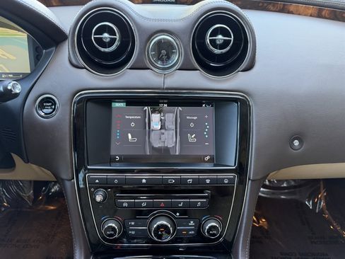 Used 2016 Jaguar XJ L Portfolio AWD/4WD image 29