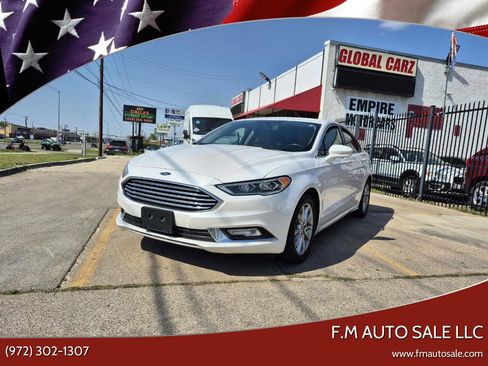 Used 2017 Ford Fusion SE w/ Fusion SE Technology Package image 1