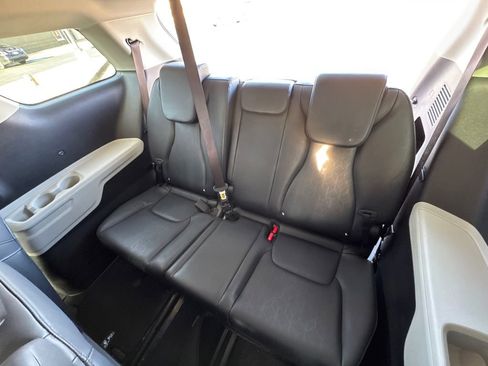 Certified 2023 Kia Carnival LX image 20
