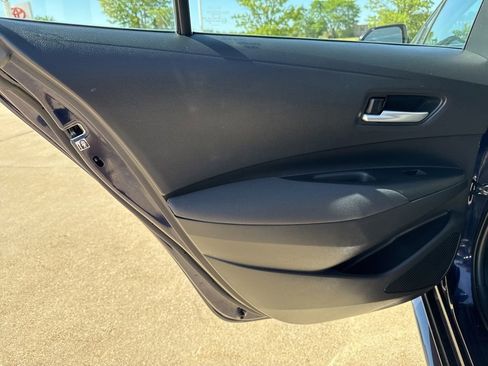 Used 2020 Toyota Corolla LE FWD image 18