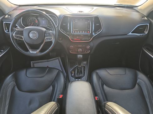 Used 2019 Jeep Cherokee Limited FWD image 12