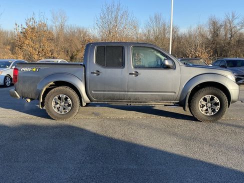 Used 2019 Nissan Frontier PRO-4X image 8