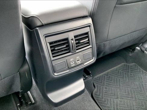 Certified 2026 Subaru Outback Premium AWD/4WD image 10