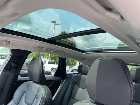Used 2022 Volvo XC60 B6 Inscription w/ Advanced Package AWD/4WD image 11