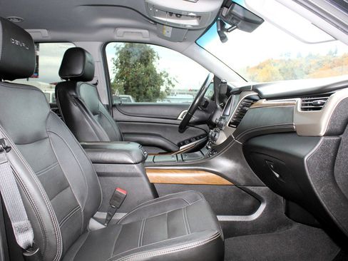 Used 2020 GMC Yukon XL Denali image 21