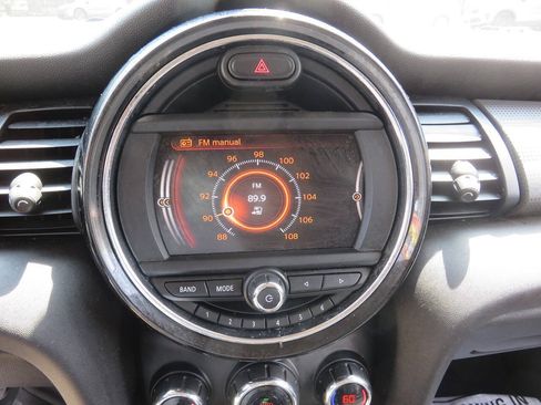 Used 2015 MINI Cooper 4-Door Hardtop FWD image 17