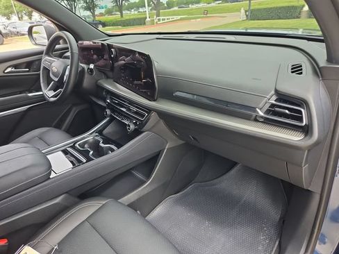 Used 2024 Chevrolet Traverse LS FWD image 26