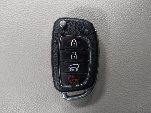 Used 2017 Hyundai Tucson SE image 32