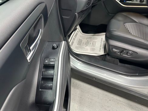 Used 2025 Toyota Highlander XSE image 9