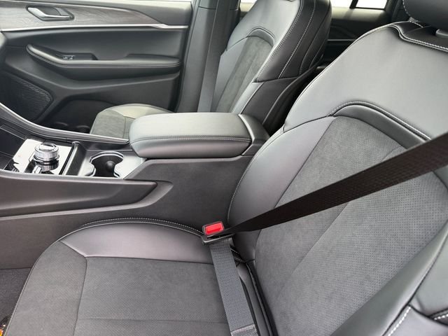 New 2026 Jeep Grand Cherokee Altitude AWD/4WD image 14