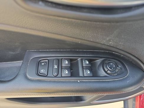 Used 2019 Jeep Compass Latitude w/ Cold Weather Group AWD/4WD image 11