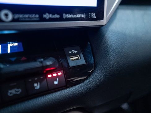 Used 2022 Toyota Tundra Limited image 32