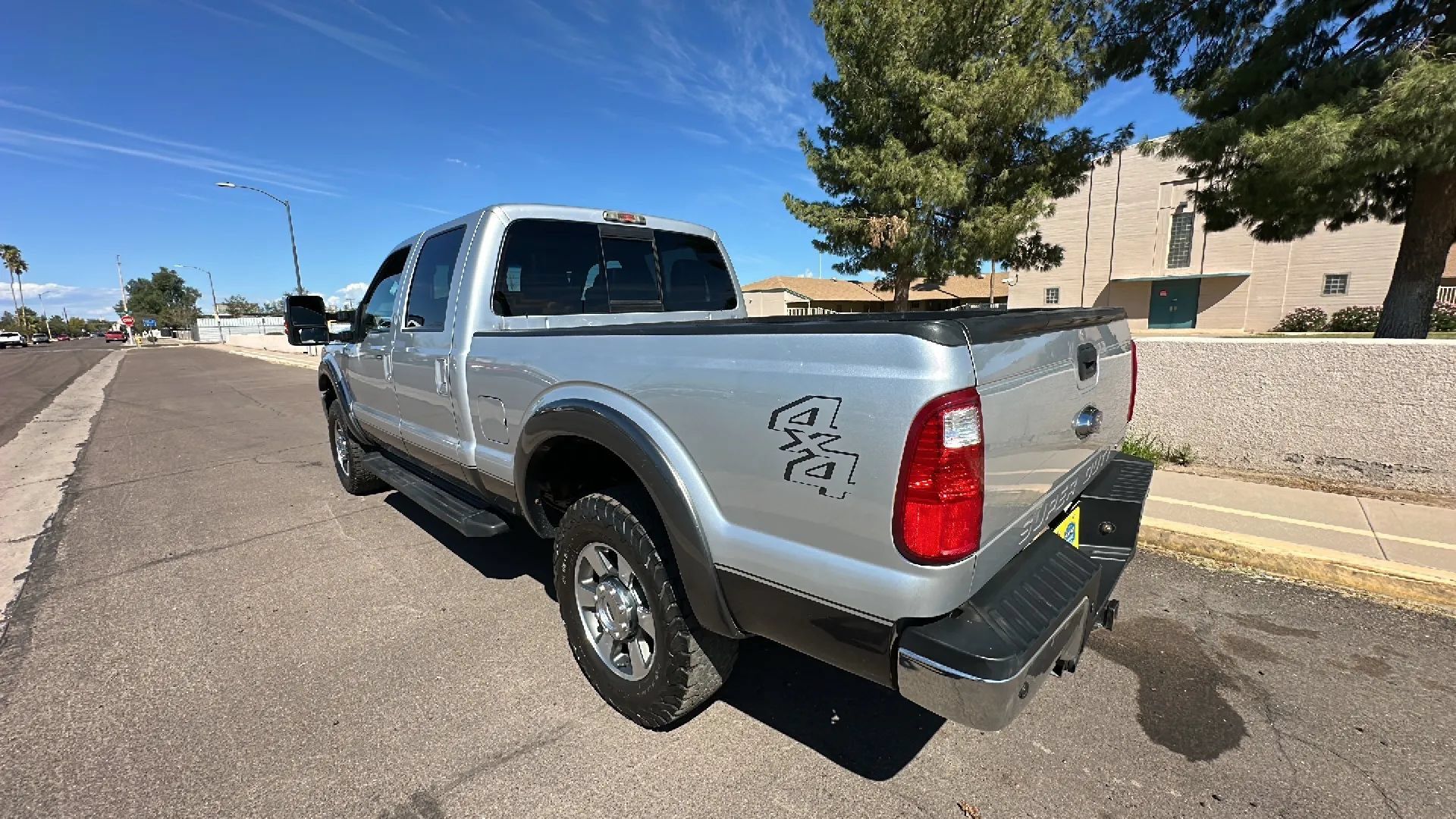 Used 2016 Ford F250 Lariat w/ Lariat Ultimate Package AWD/4WD image 2