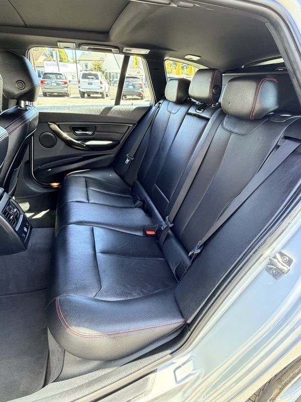 Used 2014 BMW 328i xDrive Wagon AWD/4WD image 19