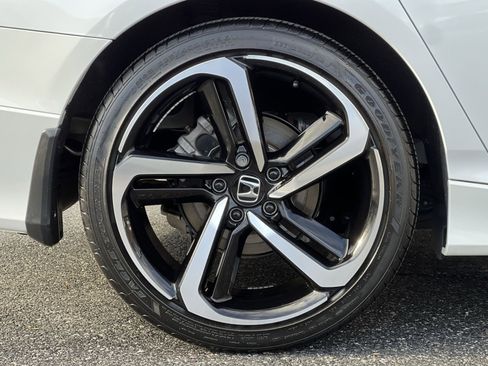 Used 2022 Honda Accord Sport image 10