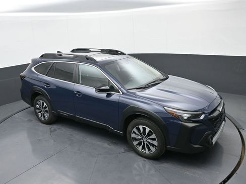 Used 2025 Subaru Outback Limited XT image 29