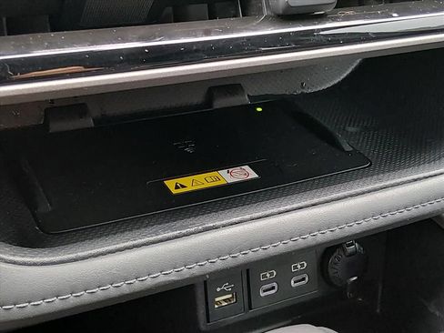 Used 2023 Toyota Highlander XLE FWD image 21