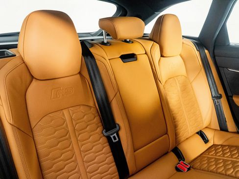 Used 2025 Audi RS 6 performance image 34