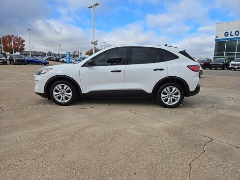 Used 2022 Ford Escape S image 3
