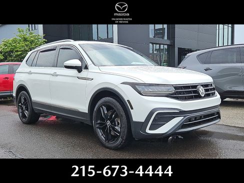 Used 2022 Volkswagen Tiguan SE FWD image 1