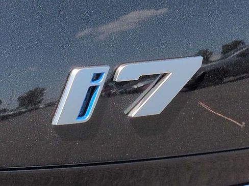 Used 2026 BMW i7 xDrive60 RWD image 13