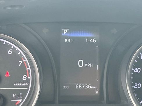 Used 2021 Toyota Camry SE w/ Carpet Mat Package (TMS) image 10