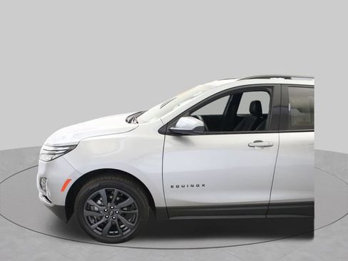 Used 2023 Chevrolet Equinox RS AWD/4WD image 4