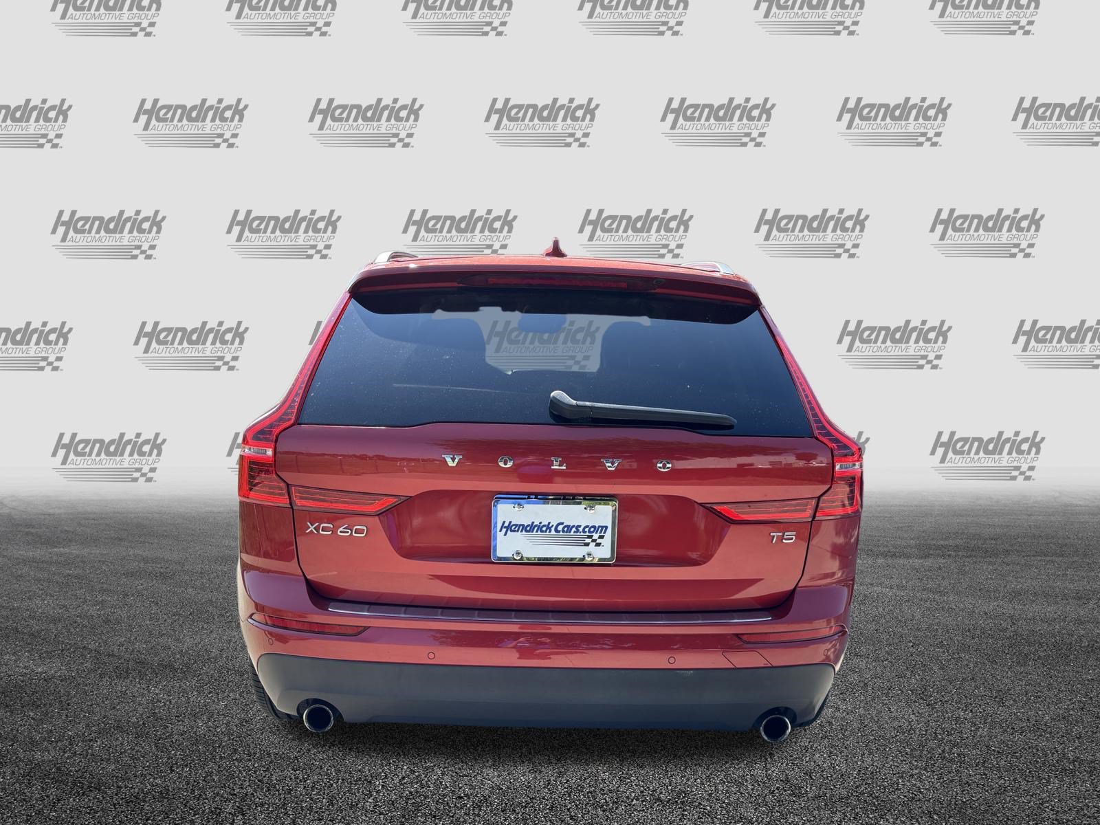 Used 2019 Volvo XC60 T5 Momentum w/ Multimedia Package FWD image 9