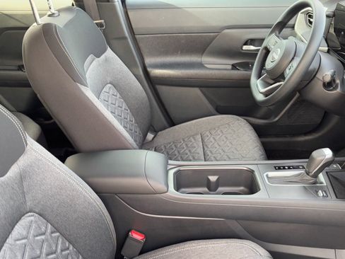 New 2026 Nissan Kicks SV image 12