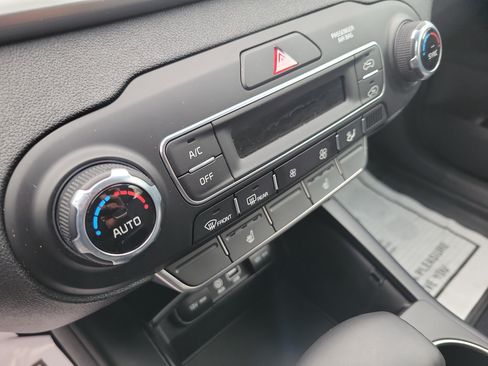 Used 2019 Kia Sorento AWD w/ LX Convenience Package image 19
