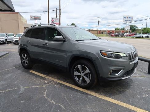Used 2020 Jeep Cherokee Limited image 2