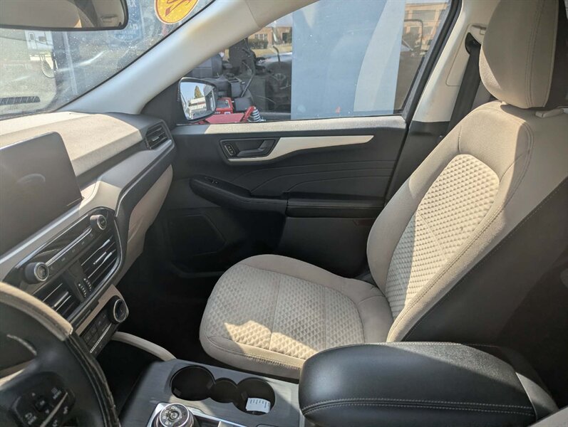 Used 2022 Ford Escape SE AWD/4WD image 15