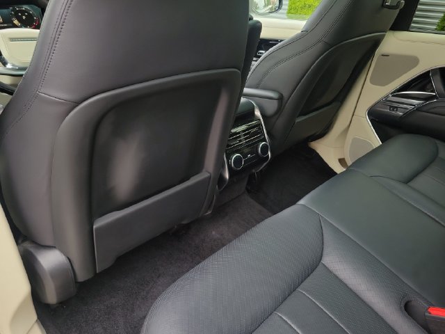 Used 2023 Land Rover Range Rover SE AWD/4WD image 9