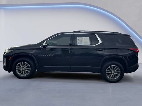 Used 2023 Chevrolet Traverse LT FWD image 2