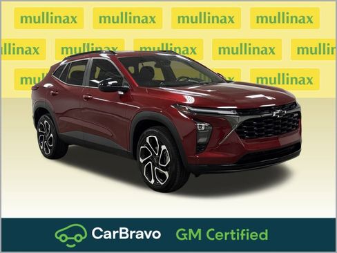 Used 2025 Chevrolet Trax RS w/ Driver Confidence Package image 1